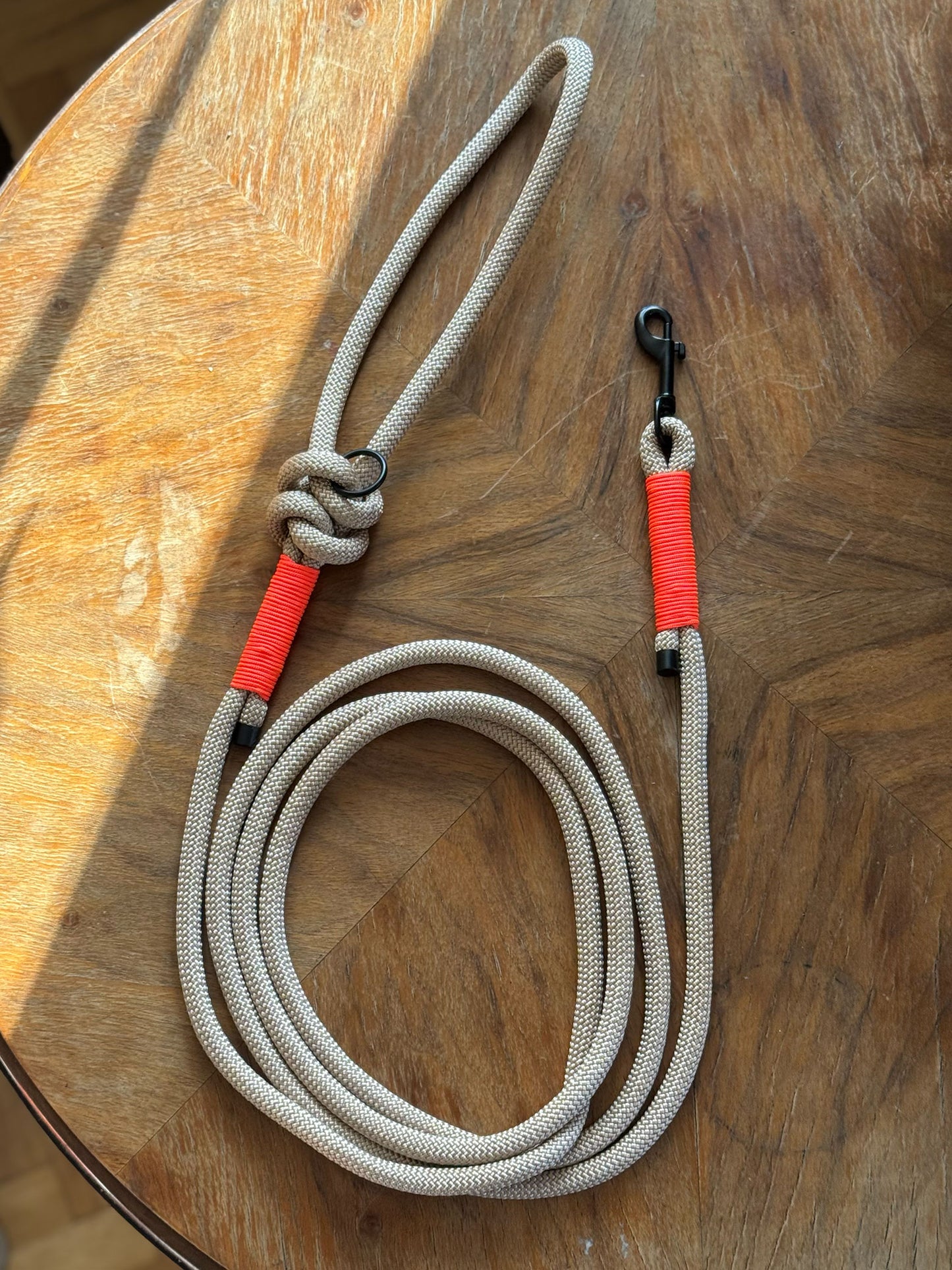 Smycz linowa 10 mm, 3 m, beżowa z pomarańczowymi akcentami