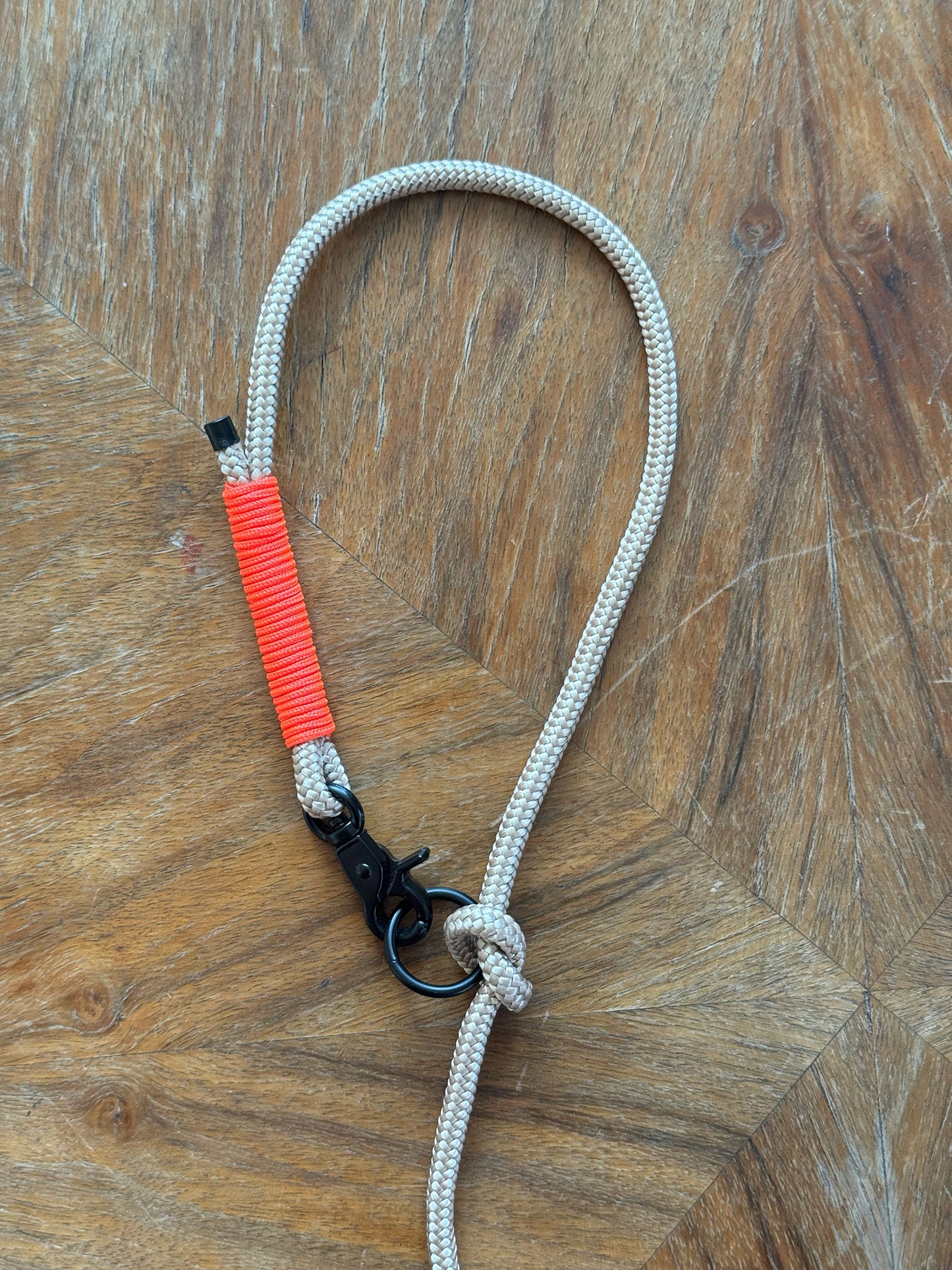 Smycz linowa hands-free 6 mm, 4.5 m, beżowa z pomarańczowymi akcentami