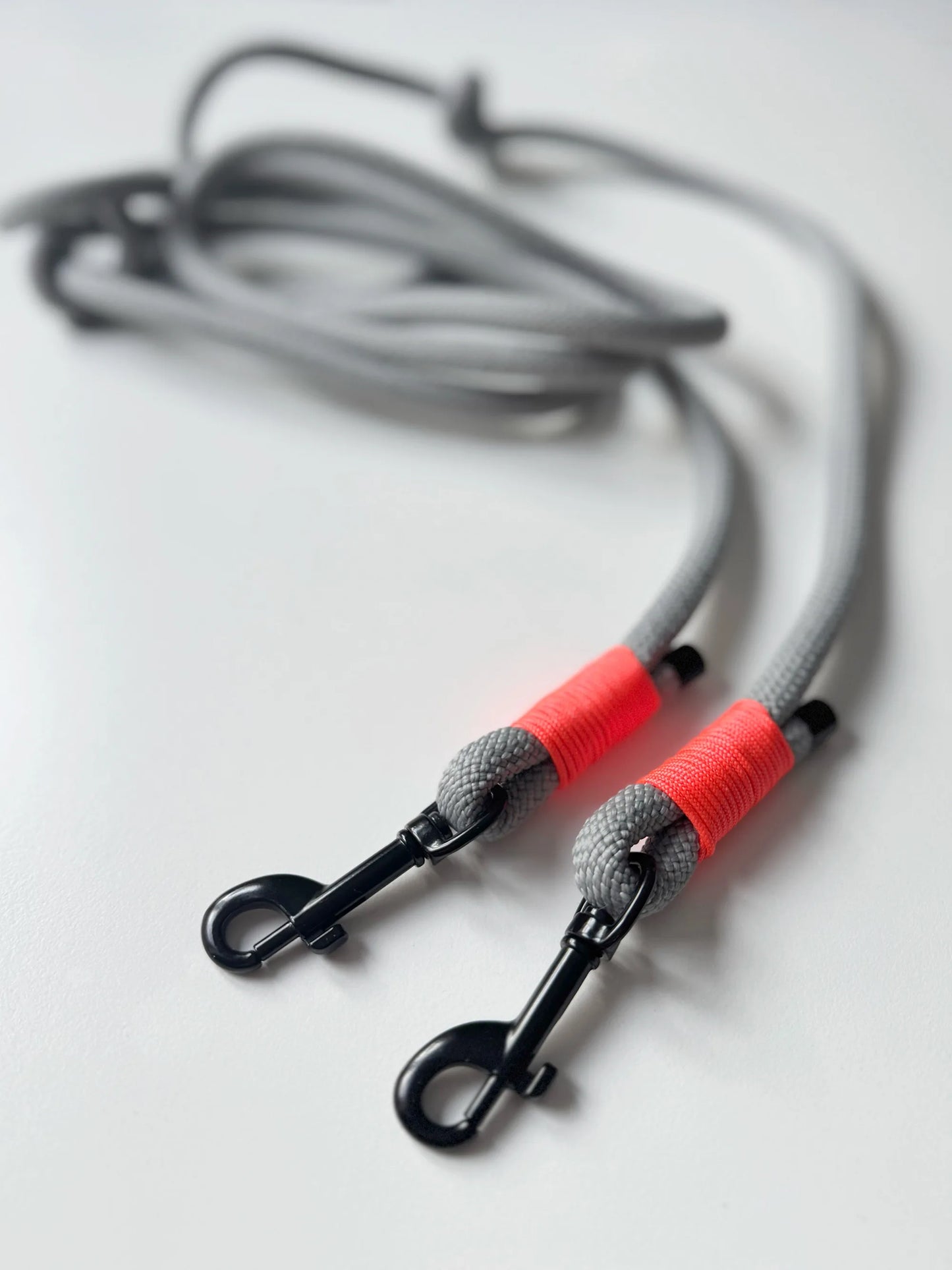 Smycz linowa hands-free 10 mm, 3.3 m, szara z pomarańczowymi akcentami