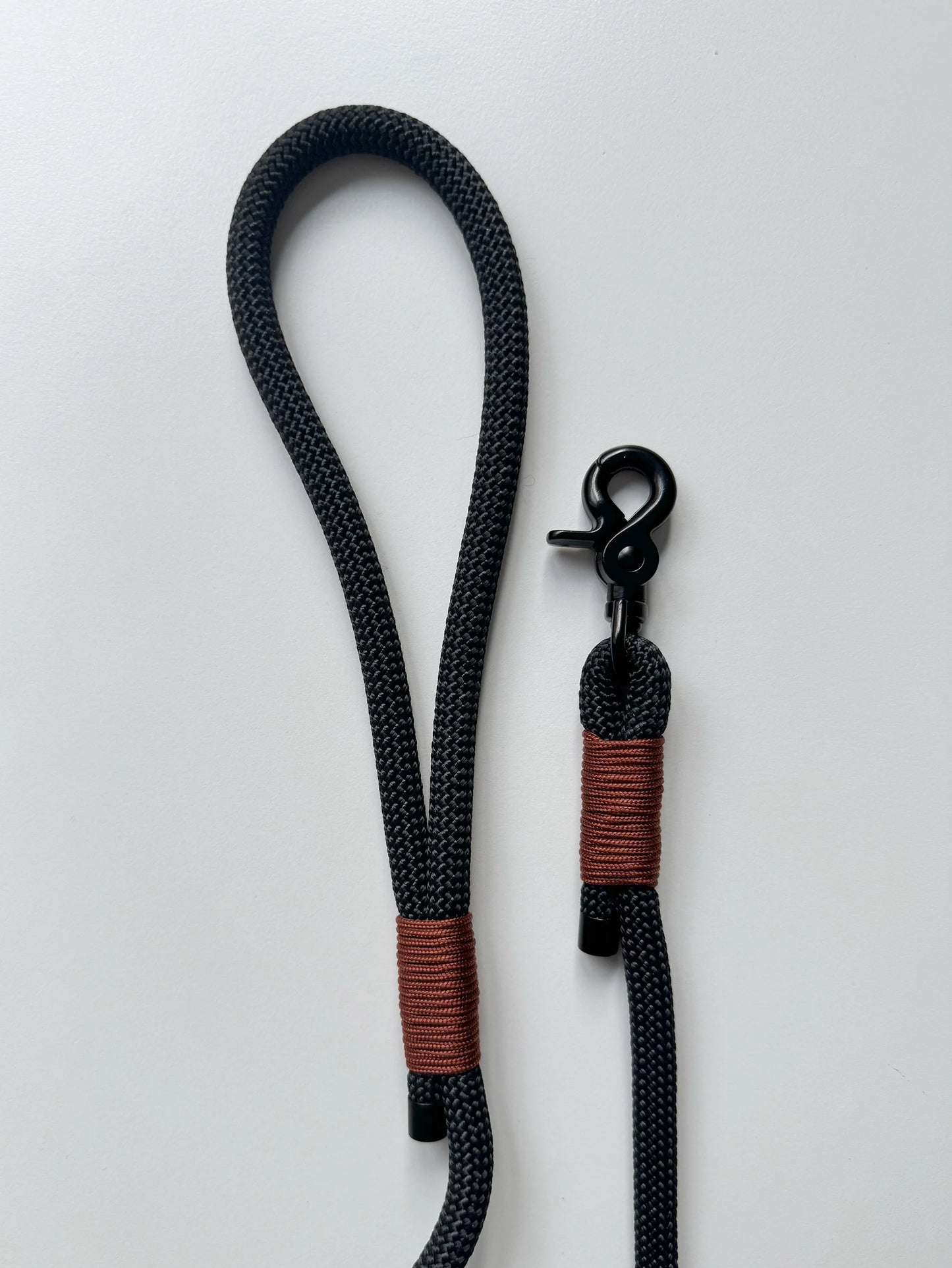 Smycz linowa 10 mm, 2 m, czarna z brązowymi akcentami