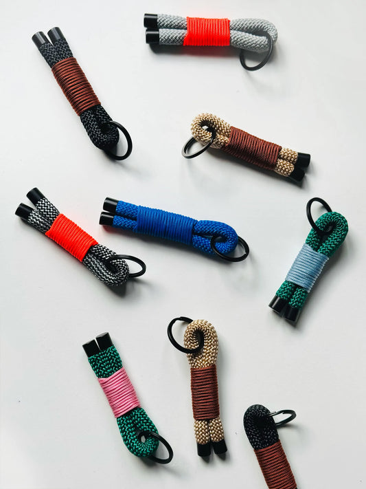 Breloki z liny, różne kolory