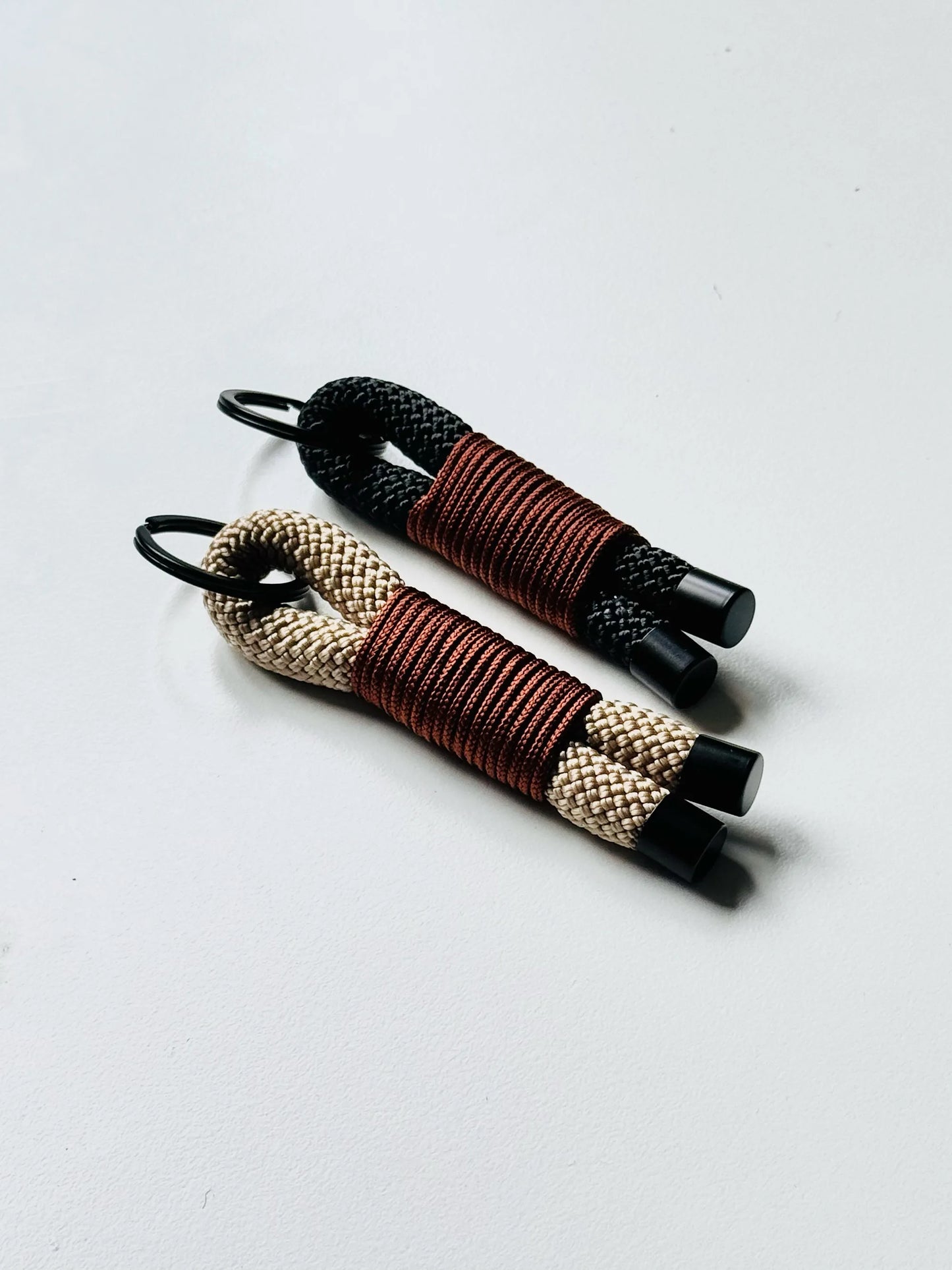 Breloki z liny, różne kolory